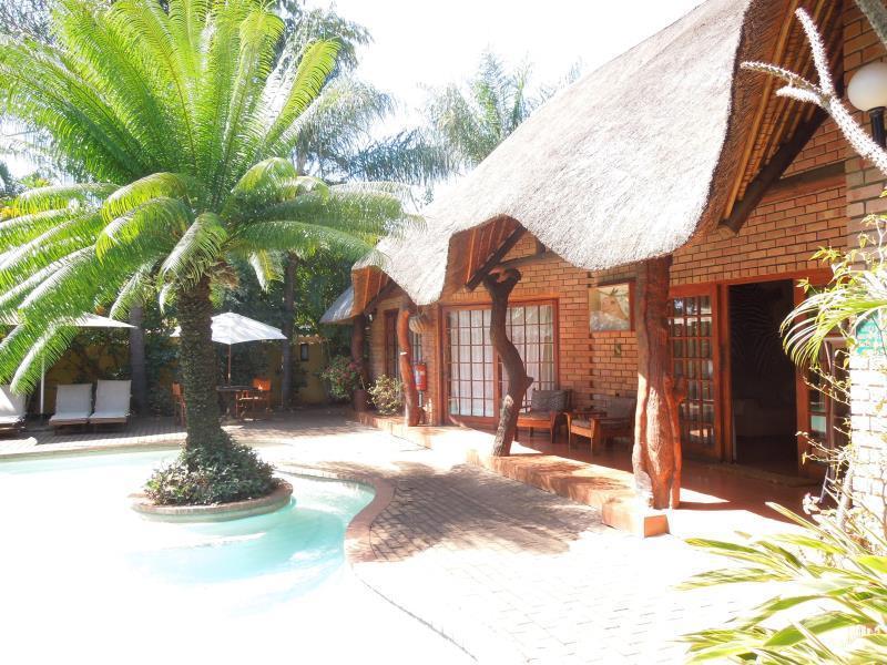 Trees Too Guest Lodge Komatipoort Exterior foto