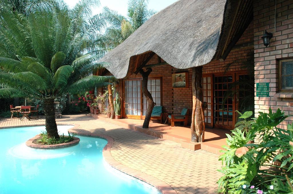 Trees Too Guest Lodge Komatipoort Exterior foto